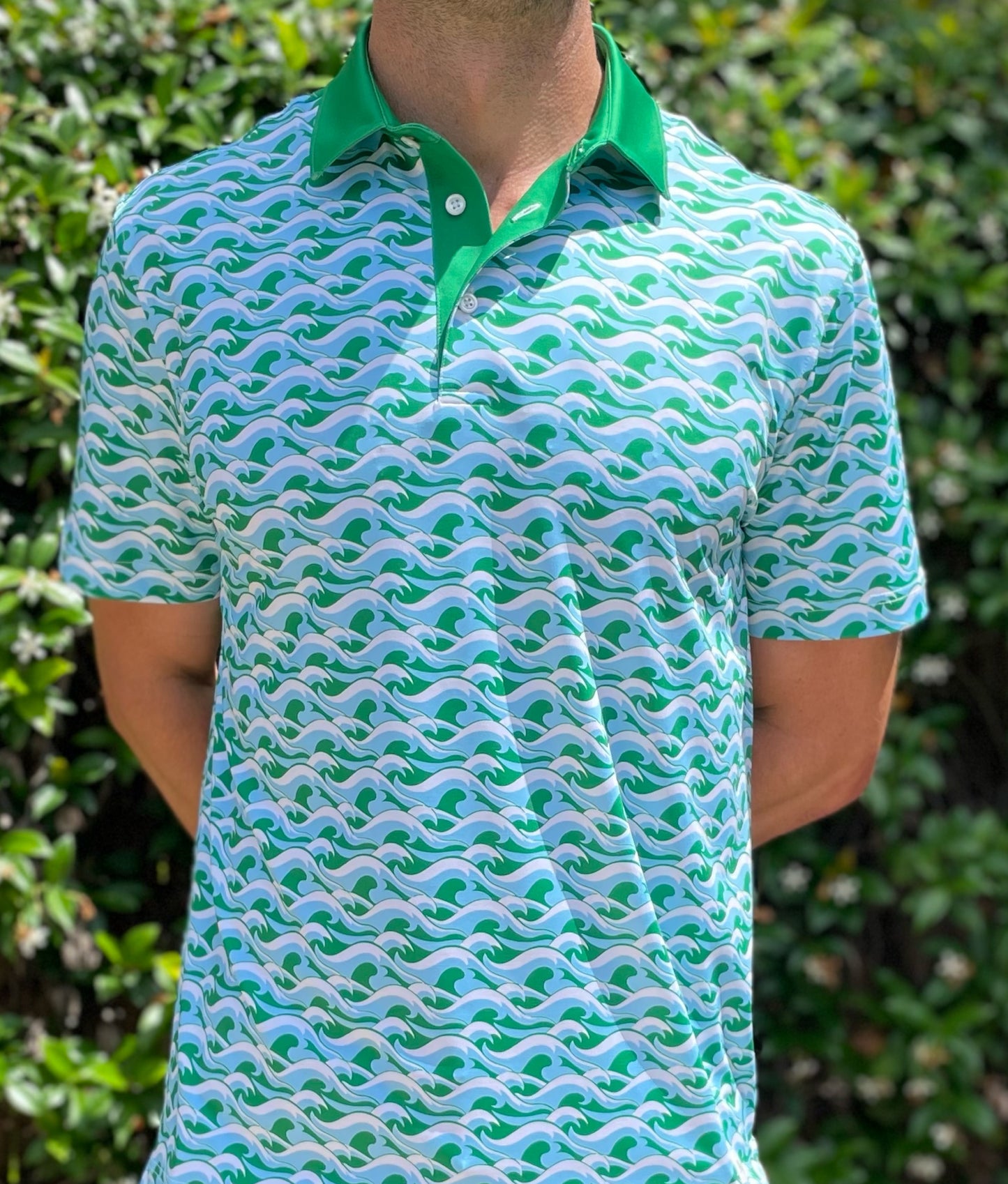 Merging school pride with timeless artistry, Alon's Wave polo reflects the dynamic energy of the Green Wave and offers a bold way to represent Tulane’s legacy.