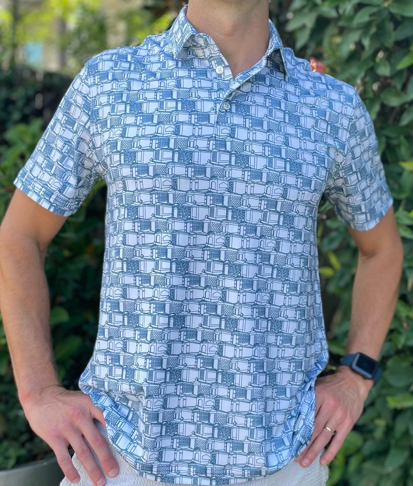 Experience both performance and style in the Cemetery polo from Alon. Honor the Cities of the Dead by donning a piece of the haunting beauty of New Orleans.